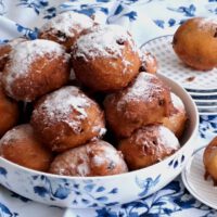 Oliebollen met vulling zak 10 stuks